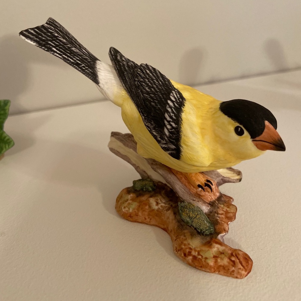 Boehm rare collectible bird: Goldfinch